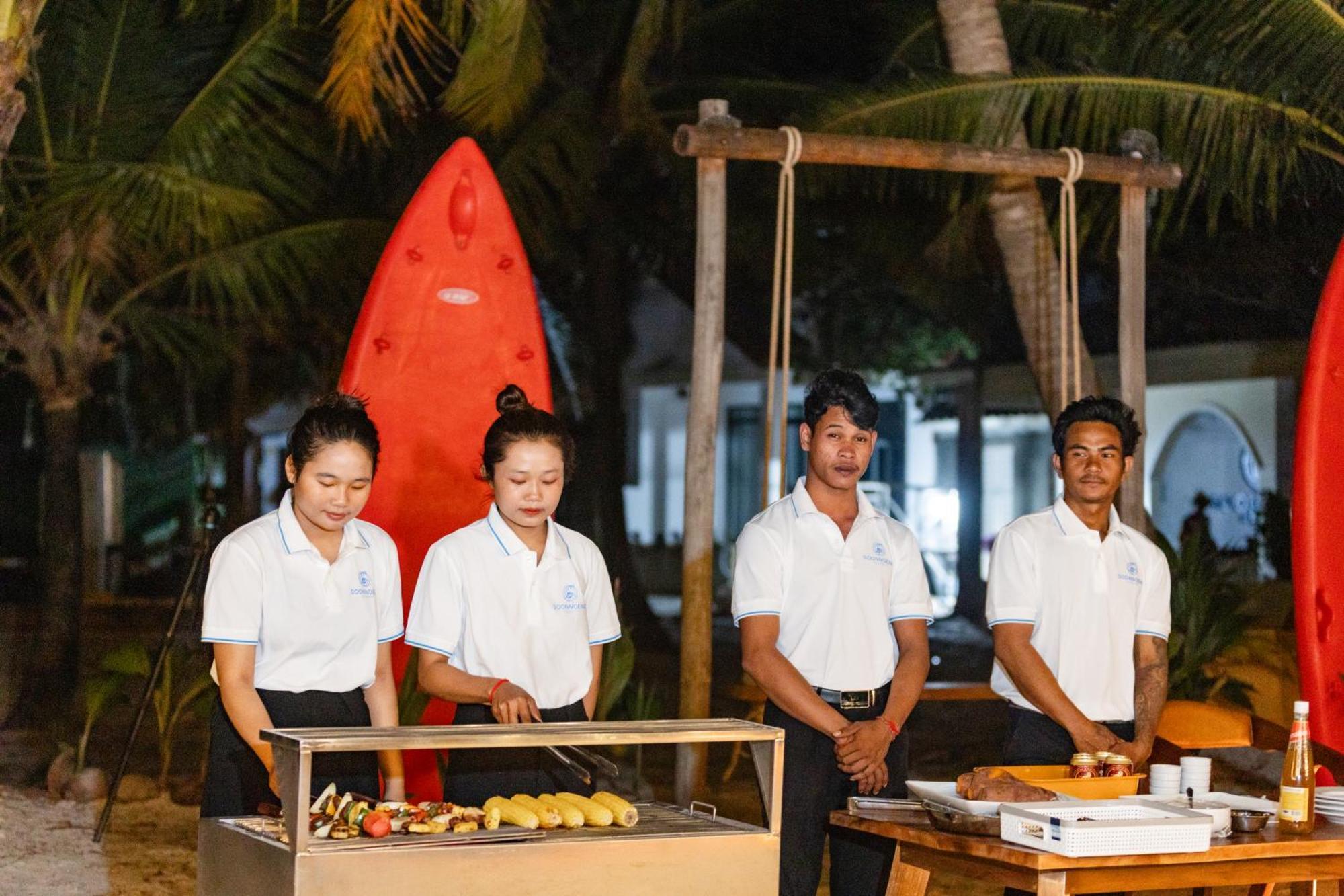 Soonnoeng Resort Koh Rong Sanloem Bagian luar foto